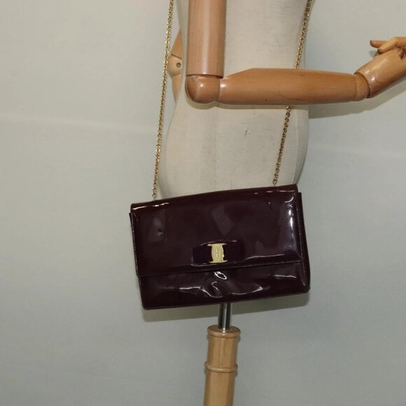 Salvatore Ferragamo Vala Chain Shoulder Bag Patent Purple Gold - Picture 14 of 16